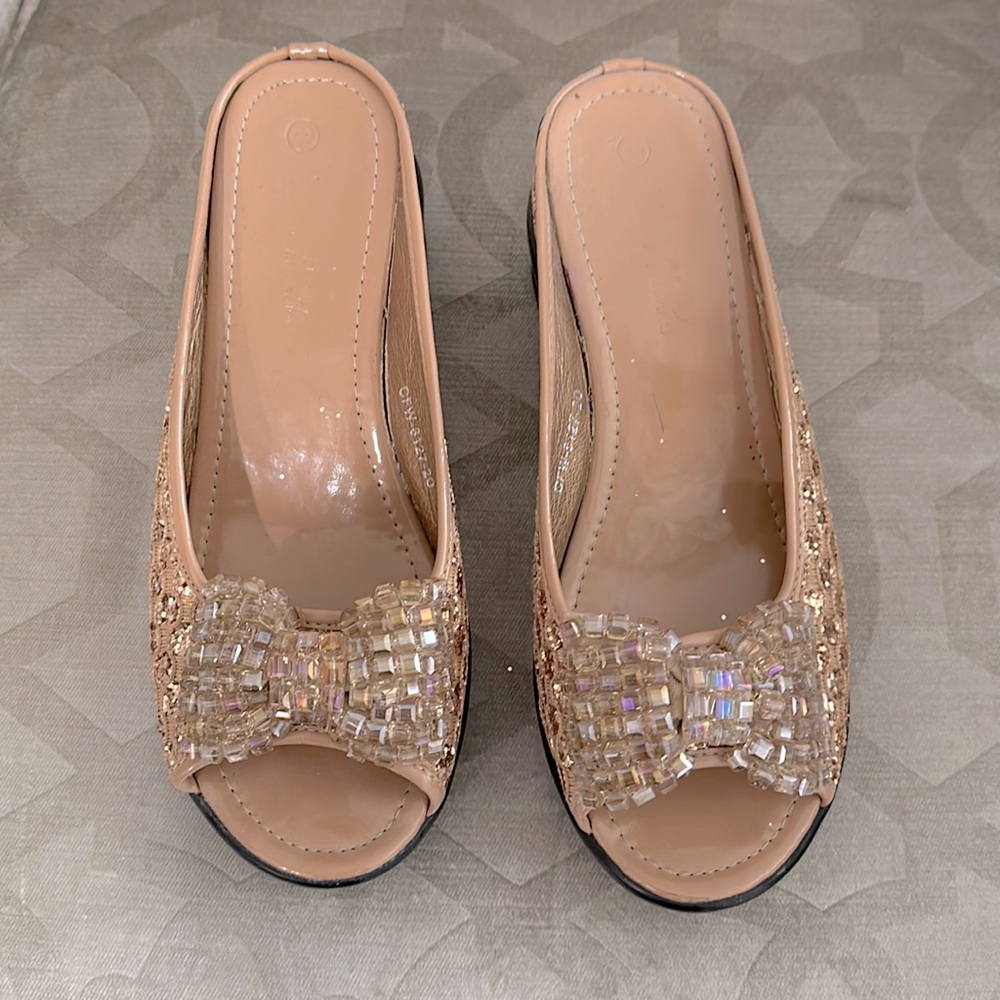 Helen’s Heat size 8 shoes